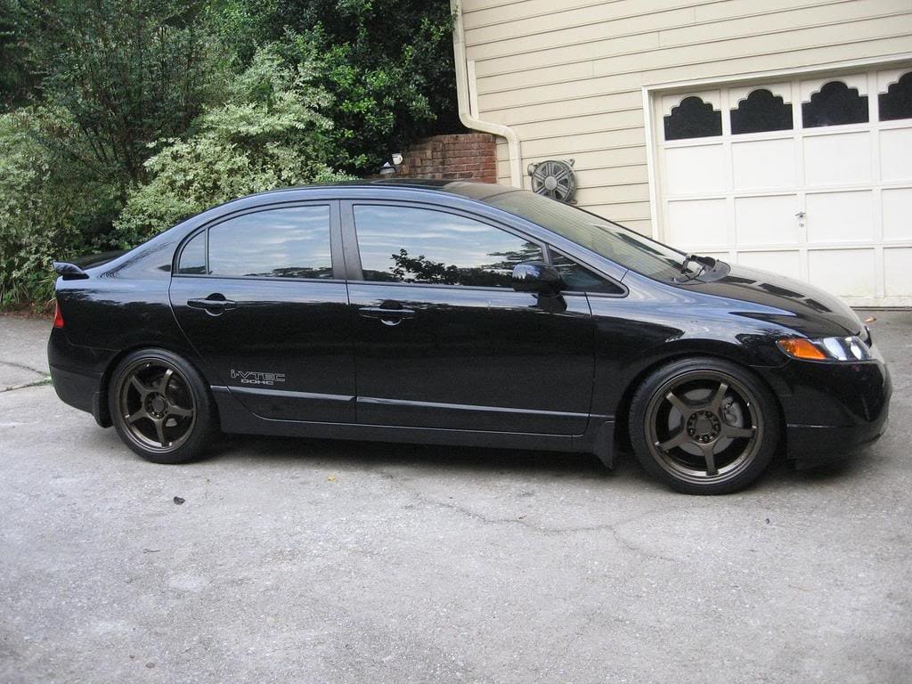 2007 Honda Civic with 18x8.5 Gram Lights 57F wheels