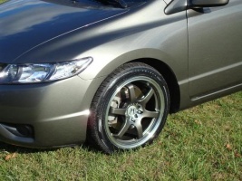 2007 Honda Civic with 17x8 Raze R74 wheels