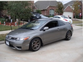 2007 Honda Civic with 17x8 Gram Lights 57S wheels