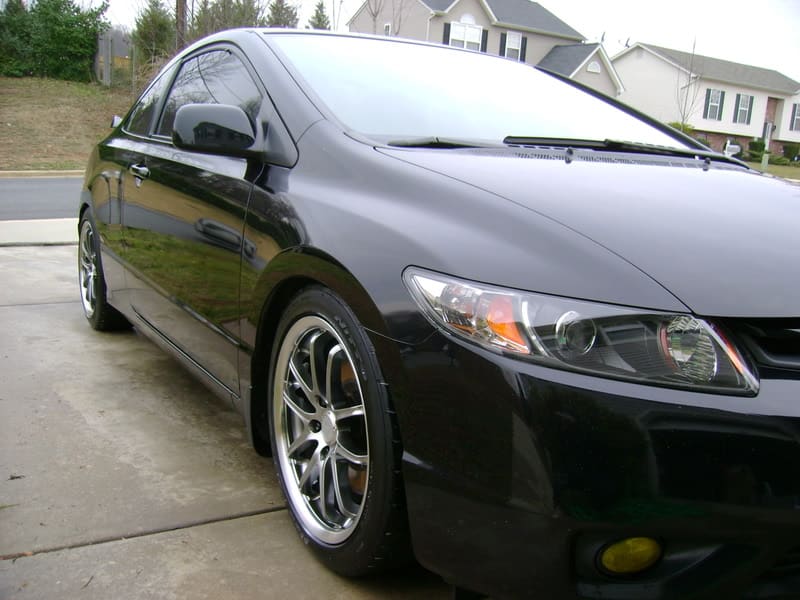 2006 Honda Civic with 17x7.5 Enkei Zr1 wheels