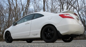 2005 Honda Civic with 17x7 Motegi Traklite 1.0 wheels