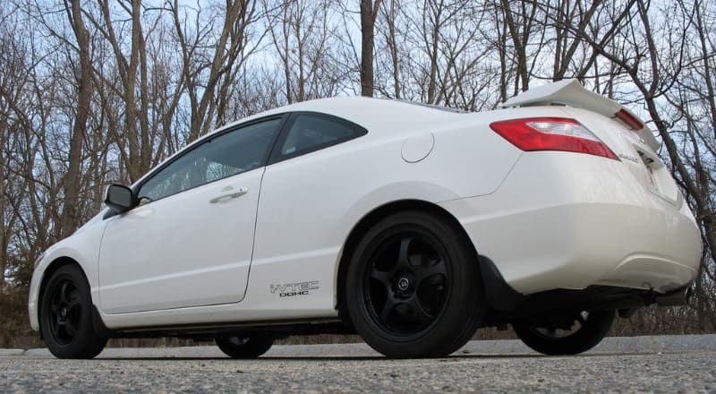 2005 Honda Civic with 17x7 Motegi Traklite 1.0 wheels