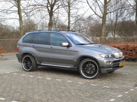 2005 BMW X5 with 22x10 Breyton Race GTR wheels