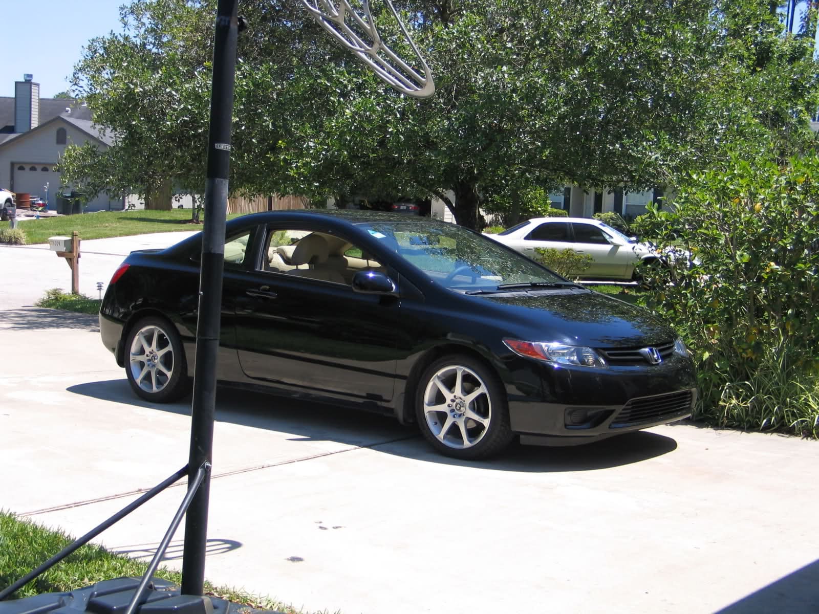 2008 Honda Civic with Motegi MR-7 wheels