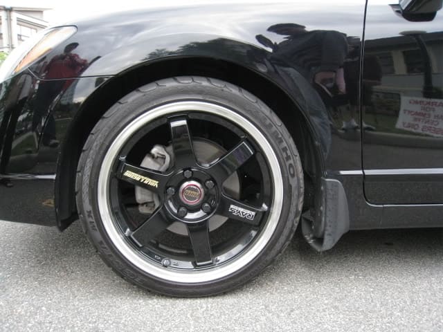 2007 Honda Civic with 18x7.5 Volk LE37T wheels