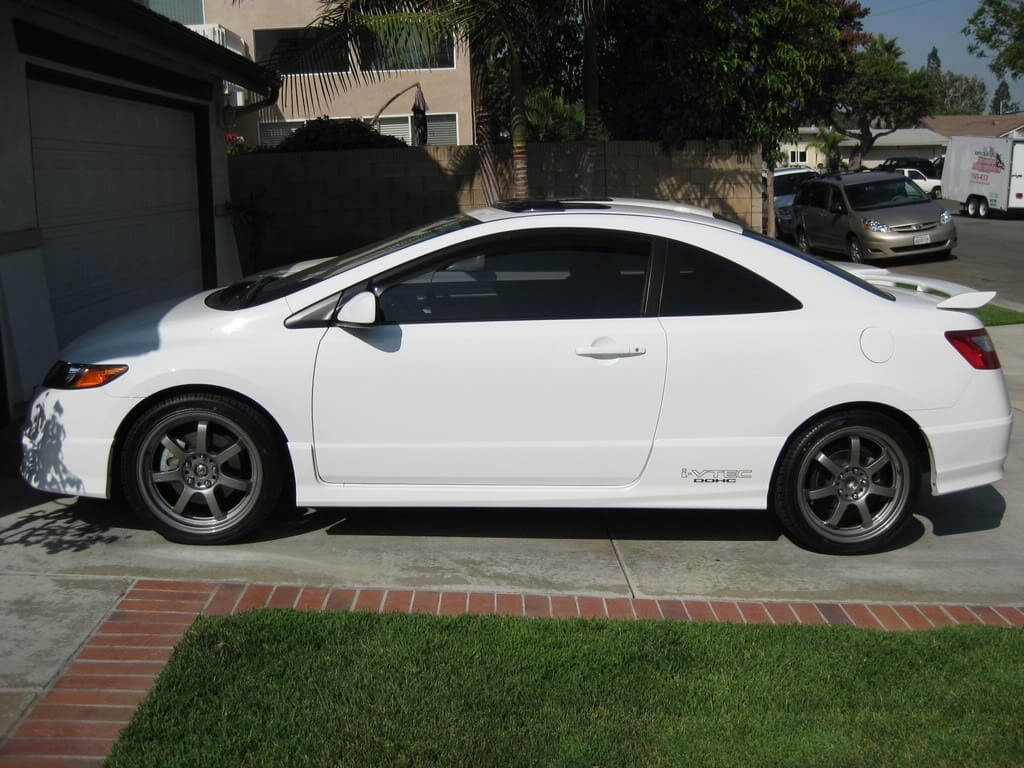 2008 Honda Civic with Gram Light 57S wheels