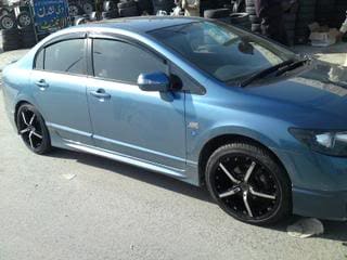 2008 Honda Civic with 18x7.5 Konig wheels