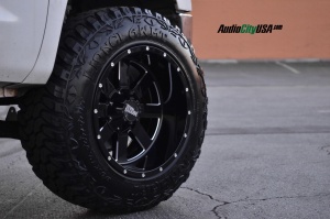 2008 Toyota Tundra with 20x12 Moto Metal wheels