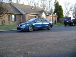 2009 Honda Civic with 17x7 Buddy Club Gunmetal wheels
