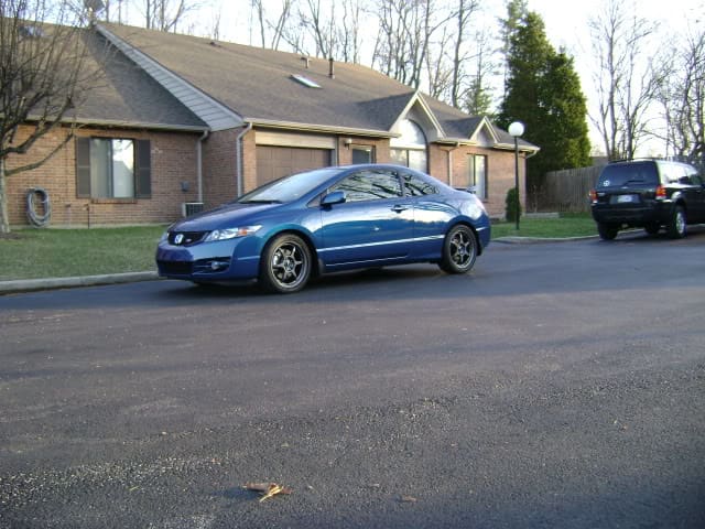 2009 Honda Civic with 17x7 Buddy Club Gunmetal wheels