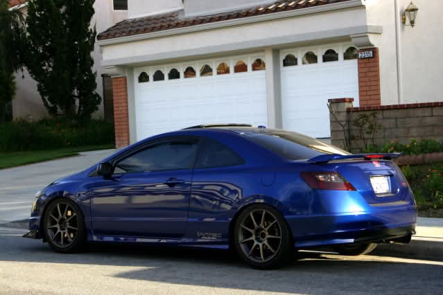 2007 Honda Civic with 18x8 Wedssports SA-70 wheels
