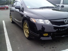 2009 Honda Civic with 18x7.5 Advan RG wheels