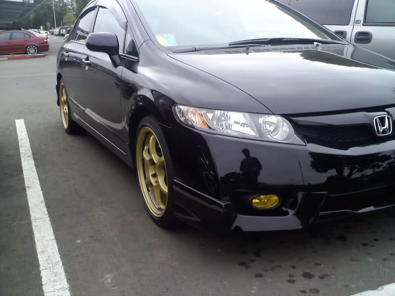 2009 Honda Civic with 18x7.5 Advan RG wheels