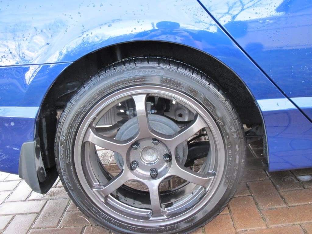 2009 Honda Civic with 17x7.5 Rota Boost Gunmetal wheels