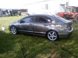 2007 Honda Civic with 17x7 RSX Type S wheels