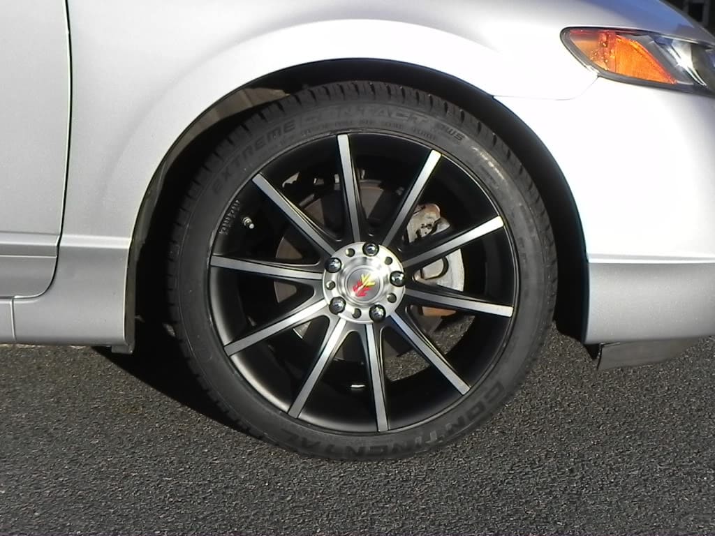 2010 Honda Civic with 18x7.5 Momo Corse Ten-S wheels
