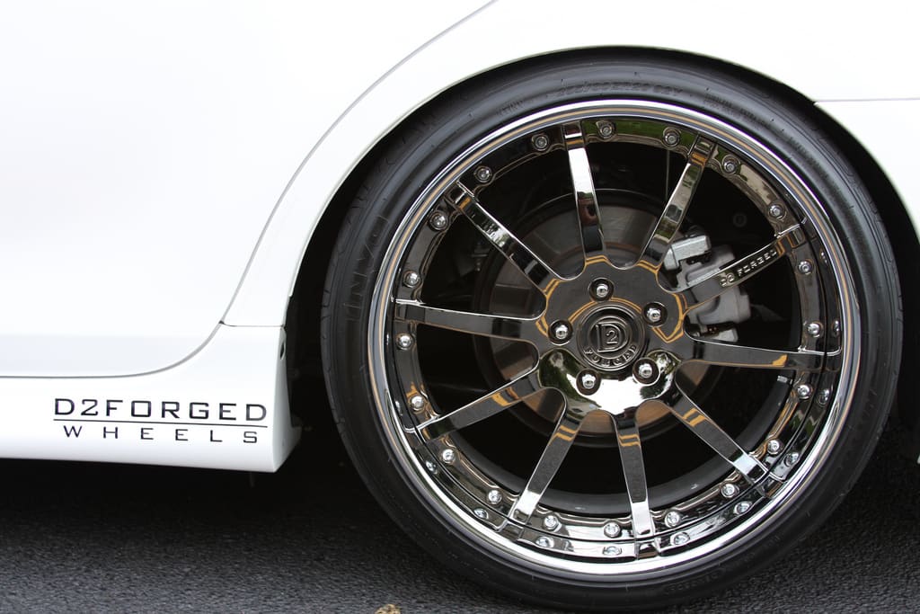 2010 Toyota Camry with 20x8.5 D2FORGED VS5 wheels