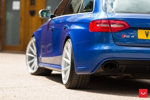 2008 Audi RS 4 with 20x10.5 Vossen CVT wheels