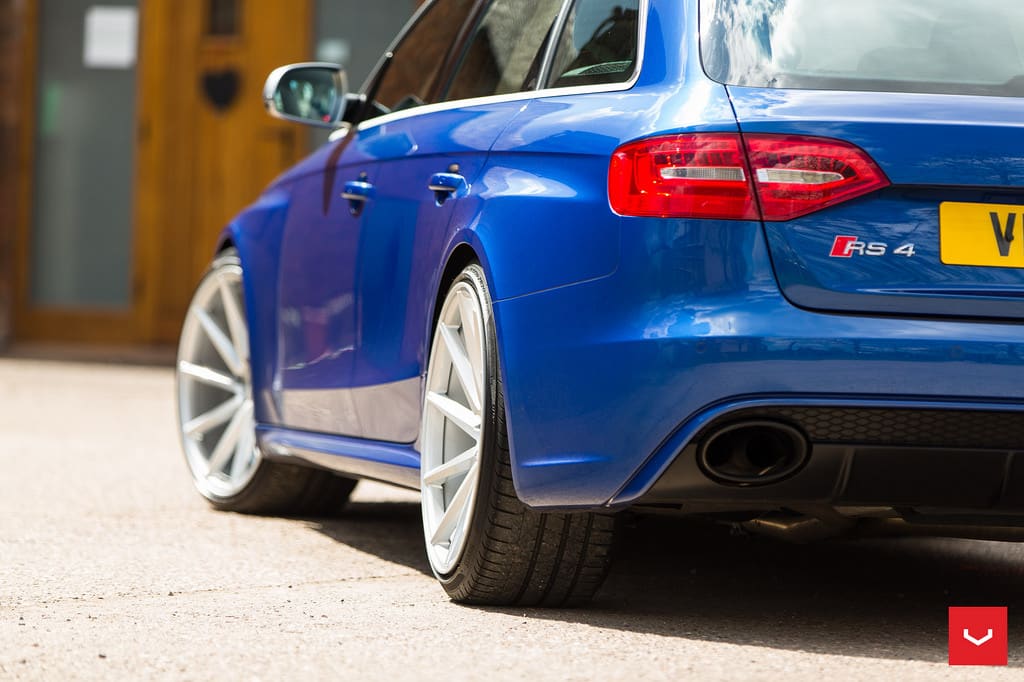 2008 Audi RS 4 with 20x10.5 Vossen CVT wheels
