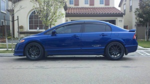 2009 Honda Civic with 18x9 Drag DR 31 wheels