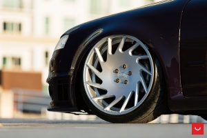 2008 Audi RS 4 with 20x10.5 Vossen VLE-1 wheels