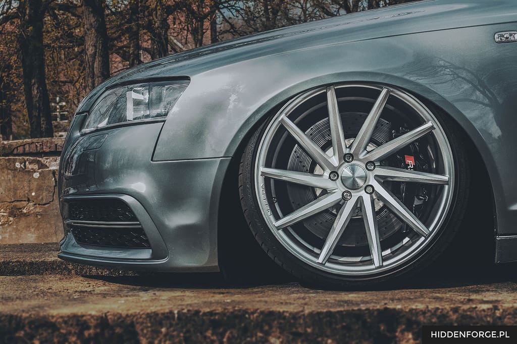 2009 Audi A6 with 20x10.5 Vossen CVT wheels