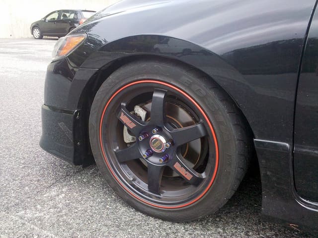 2007 Honda Civic with 17x7.5 Volk TE37 wheels