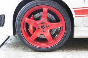 2014 FIAT 500 with NEUSPEED NEU-F RSE05 wheels