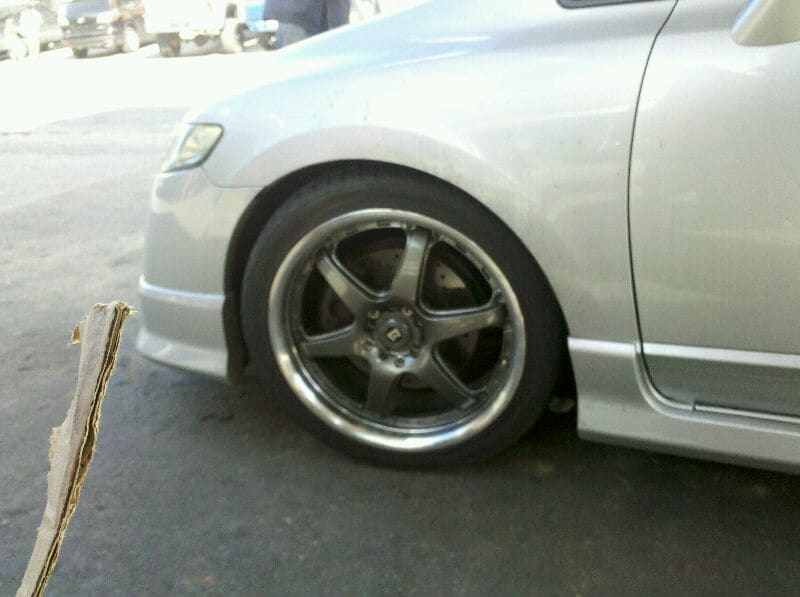 2008 Honda Civic with 18x7.5 Motegi DP6 wheels