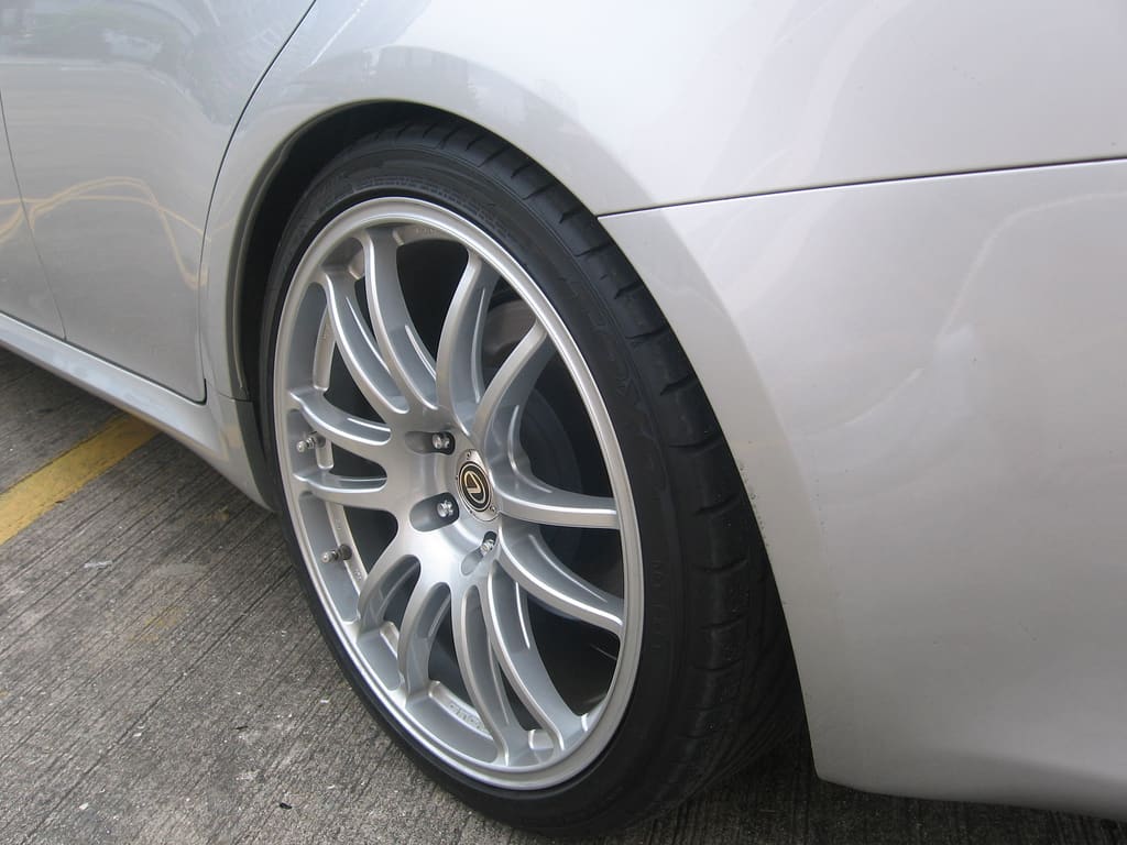 2006 Lexus IS 350 with 19x8.5 Enkei GTC01 wheels