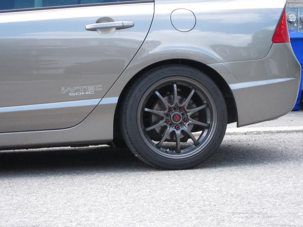 2009 Honda Civic with 17x7 Revolve CE28 wheels
