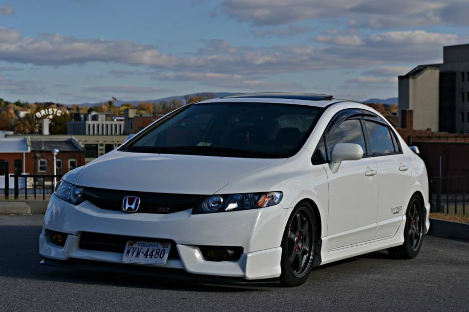 2009 Honda Civic with 17x7.5 Volk TE37 wheels
