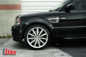 2007 Land Rover Range Rover with 22x10 HRE P53 wheels