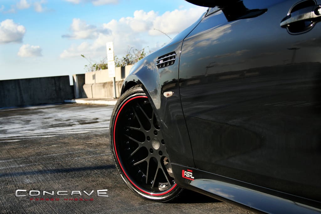 2006 BMW M5 with 20x9 Concave C8 wheels