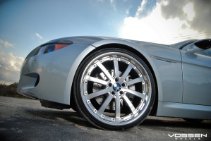 2007 BMW M6 with 22x9 Vossen VVS-083 wheels