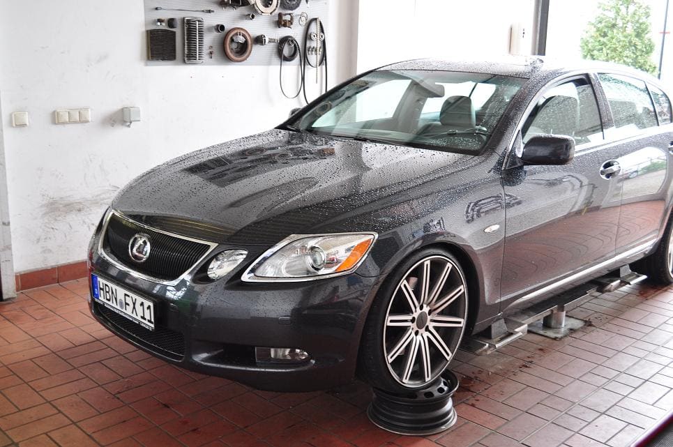 2010 Lexus GS 450h with 20x9 Vossen CV4 wheels