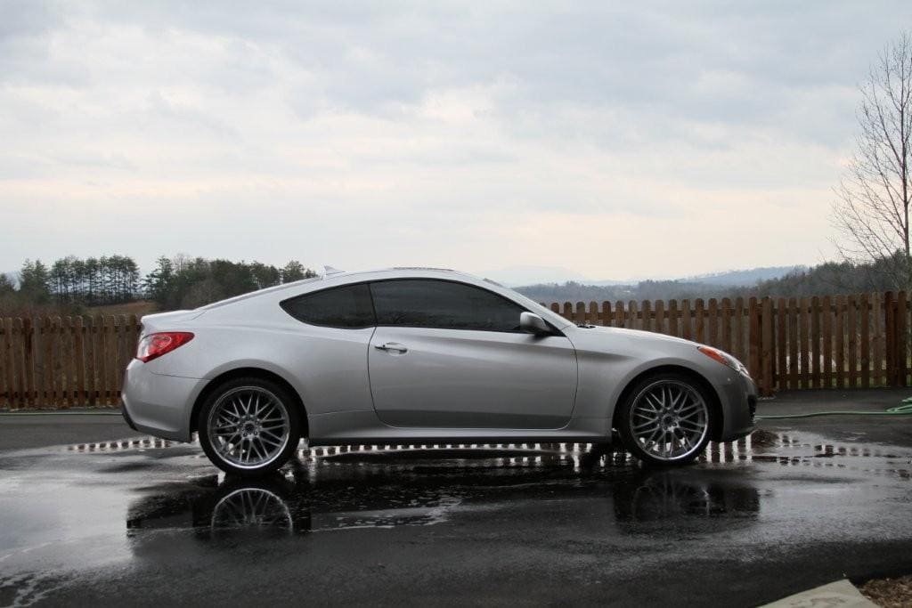 2009 Hyundai Genesis with 20x8.5 MSR 093 wheels