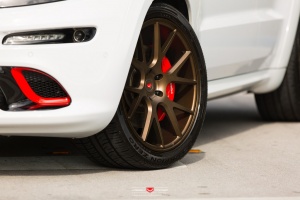 2015 Jeep Grand Cherokee with 22x10.5 Vossen VPS-306 wheels