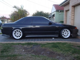 1992 Nissan R31-R34 Skyline 2dr with 17x9.5 Work Wheels Emotion XD9 wheels