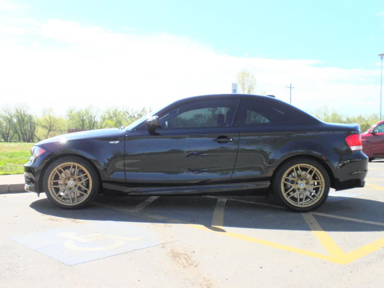 2010 BMW 135 with 18x8.5 Forgestar wheels