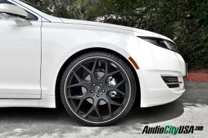 2014 Lincoln MKZ with 22x9 Gianelle Puerto wheels