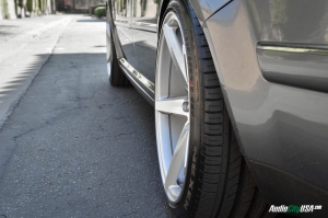 2004 Volkswagen Jetta with 18x8 STR 607 wheels