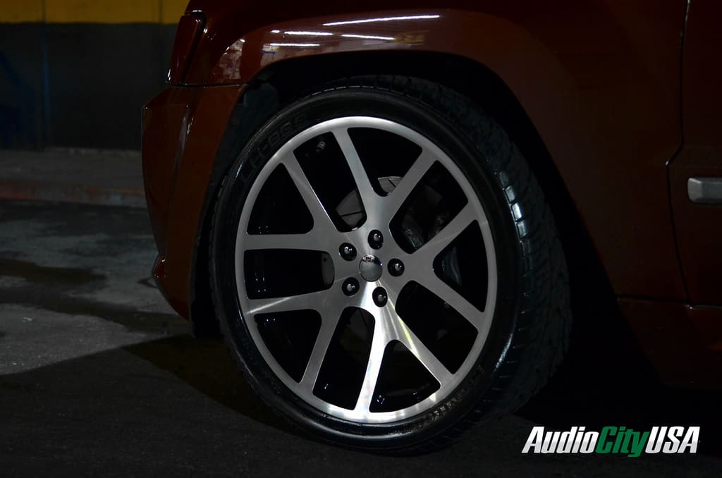 2008 Jeep Grand Cherokee with 22x9 Dodge Viper wheels