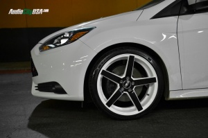 2014 Ford Focus ST with 19x8.5 STR 607 wheels