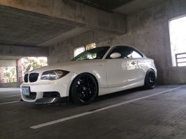 2008 BMW 135 with 18x8.5 VMR 710 wheels
