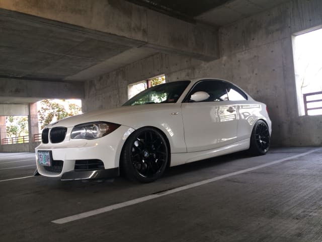 2008 BMW 135 with 18x8.5 VMR 710 wheels