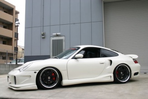 2004 Porsche 996 with 19x8.5 Hyper Forged HF102R wheels
