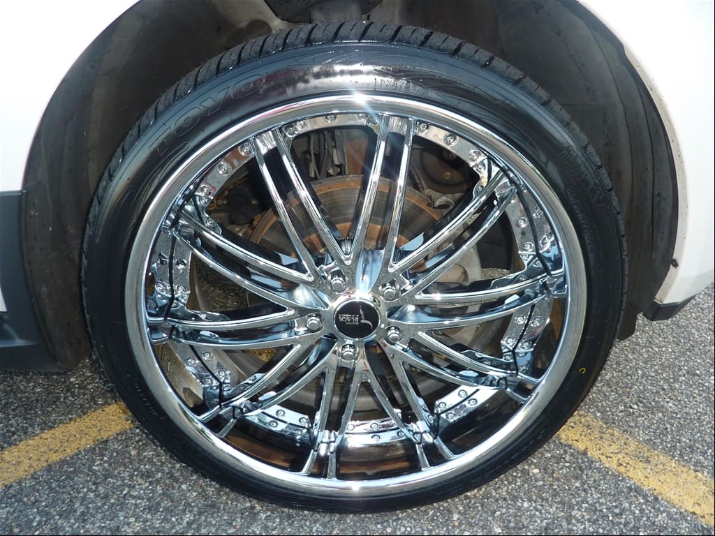 2009 Acura MDX with 22x9 Savini BS4 Chrome wheels