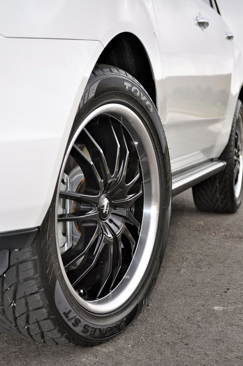 2009 Acura MDX with 20x8.5 Helo HE845 wheels