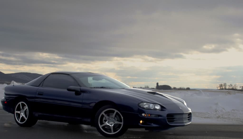 2001 Chevrolet Camaro with 17x8.5 OE wheels
